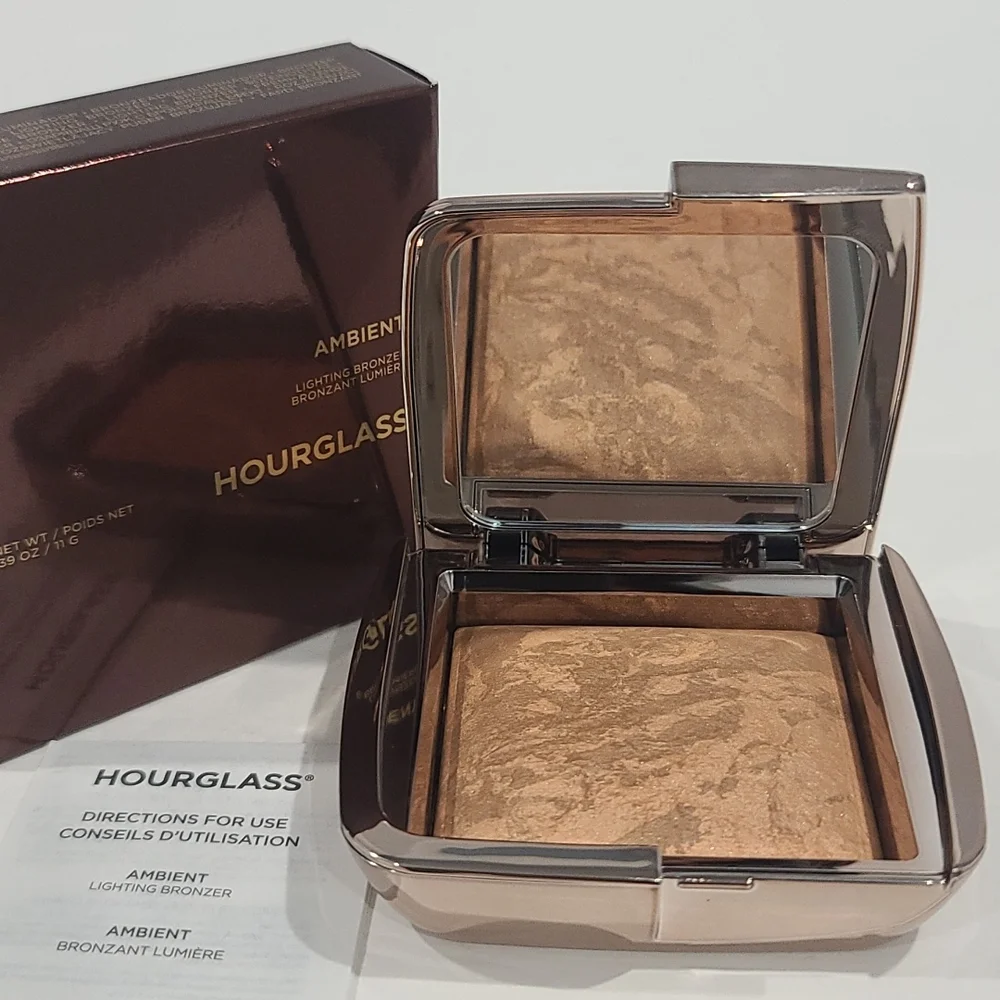 ✅ Hourglass #RADIANT BRONZE LIGHT Ambient Lighting Bronzer ✨ NEW in BOX